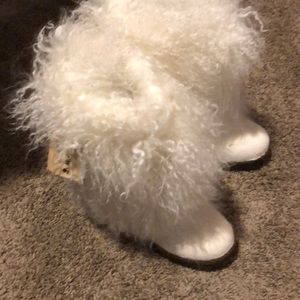 Brand new never worn bear paws white